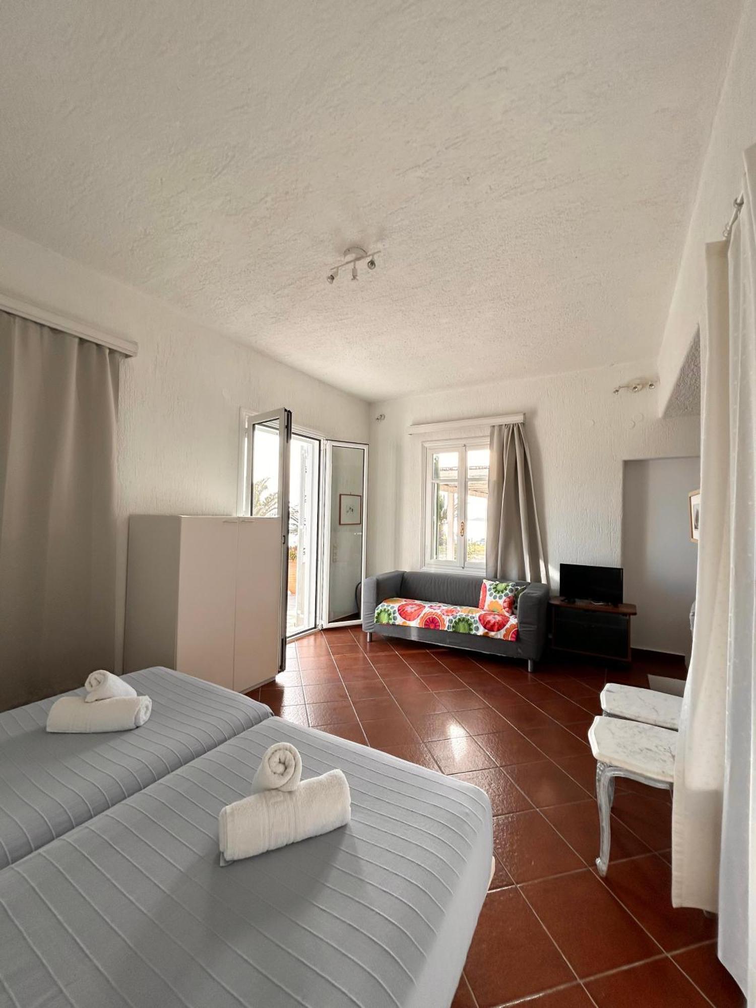 Fos Apartments Mykonos Agios Ioannis Diakoftis Værelse billede